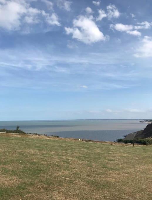 2 Bedroom Caravan With Sea Views Eastchurch Exterior photo